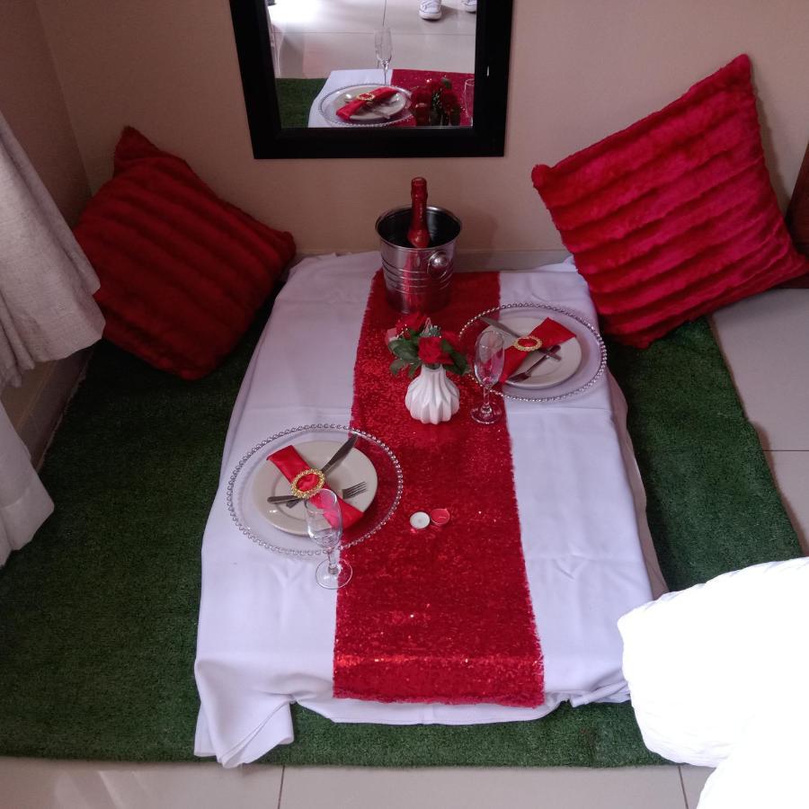 Suits Guest House & Bar Carletonville 외부 사진